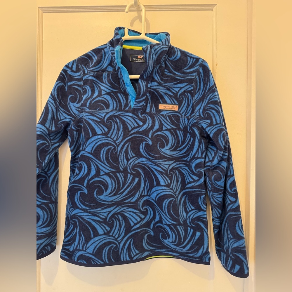 Vineyard vines big kids 16/ Large Blue and Black Patterned Pullover